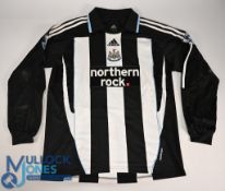 Newcastle United FC Home Football Shirt 2007-2009 #8 Guthrie (signed) Size Large long sleeves Adidas
