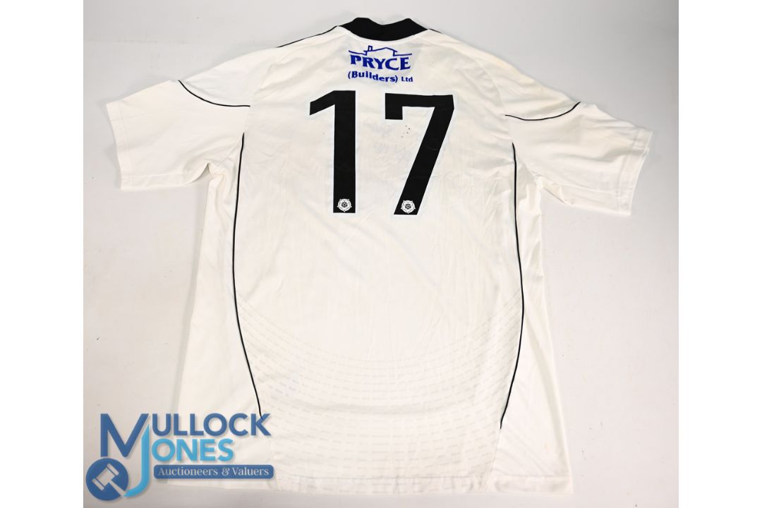 AFC Telford United Home Football Shirt 2010-2011 #17 with two signatures on front Size XL Adidas / - Image 4 of 4