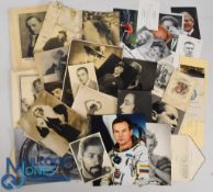 Autographs - Prime Ministers group of signed photographs of recent Prime Ministers including|: