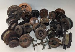 Collection of Nottingham reels and parts, various sizes and patterns, including an early starback