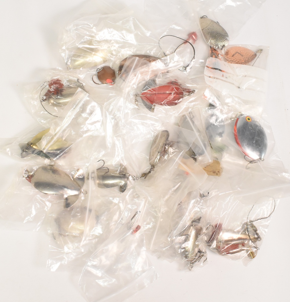 Large mixed assortment of vintage metal lures, including Colorado, scale and kidney spoons, mainly