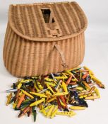 Early split reed creel, measuring 17