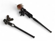 2x vintage steel fly tying vices, adjustable jaws, as seen.