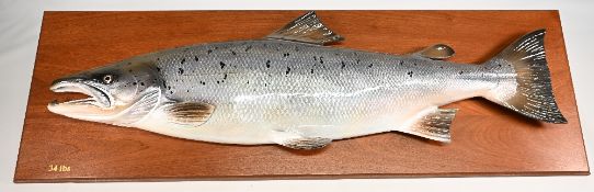 2021 Ronnie Glass carved wooden Salmon 34lb fish, impressive example mounted on hardwood board