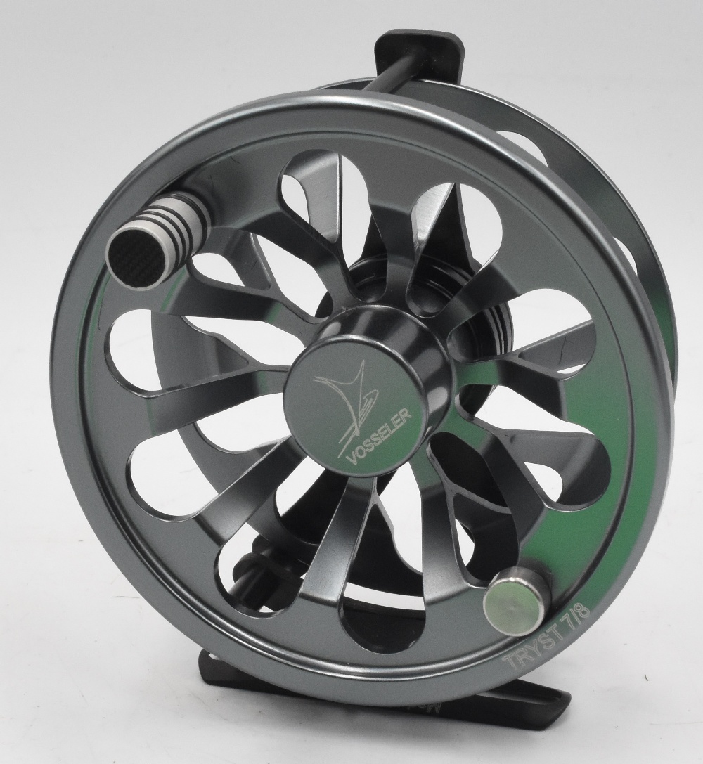 Vosseler Pro Fly Fishing 7/8 Tryst trout fly reel with carbon frame, 3 7/8" deep 'V' caged alloy - Image 4 of 4
