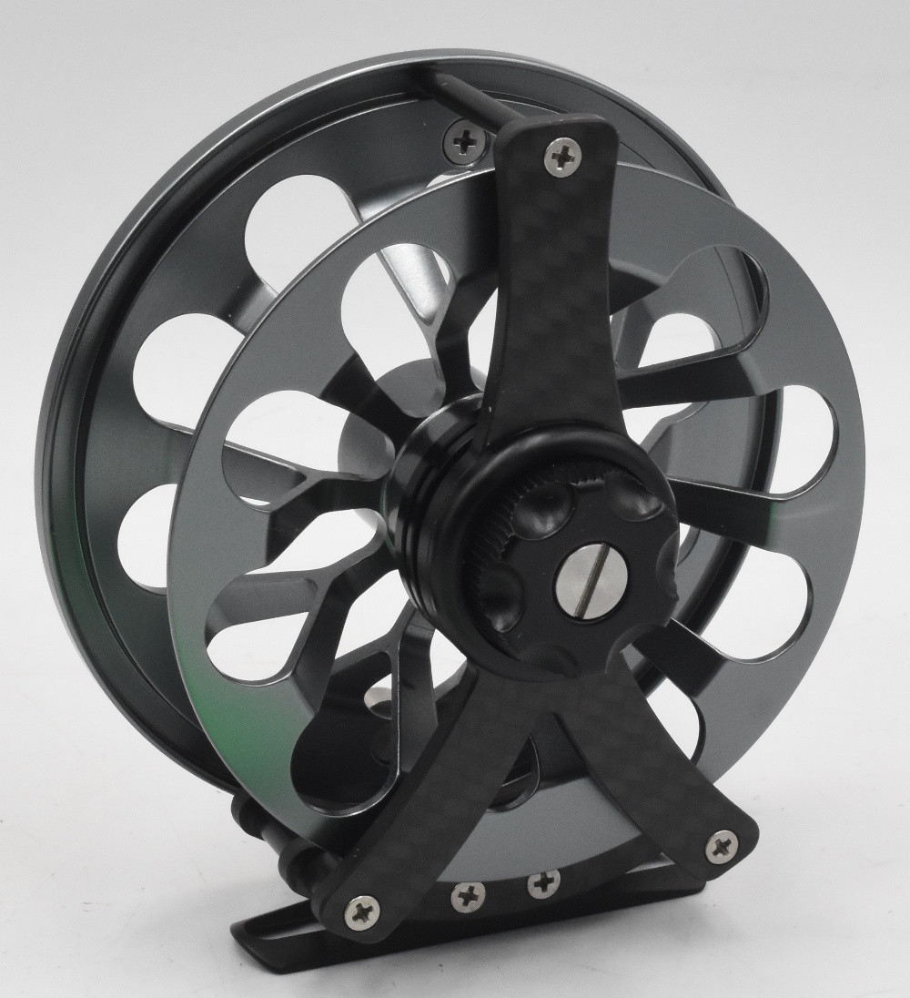 Vosseler Pro Fly Fishing 7/8 Tryst trout fly reel with carbon frame, 3 7/8" deep 'V' caged alloy - Image 3 of 4