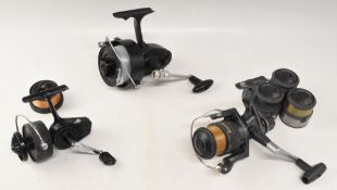 Shimano Nexave 4000 R fixed spool reel, good bail, rear tensioner, runs well, with 3 spare spools.