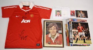 Manchester United FC signed memorabilia and programmes to include a child's football shirt signed by