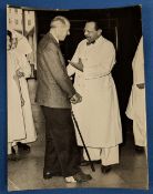 1958 At the Rechts Der Isar Hospital, Munich b&w press photograph 15cm x 19½cm of Matt Busby with
