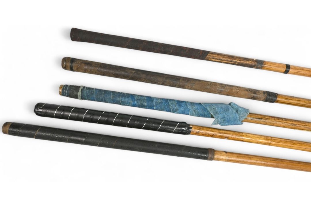 5x Assorted Golf clubs - 2x socket neck woods a large head stripe top driver stamped Renouf with a - Image 3 of 3