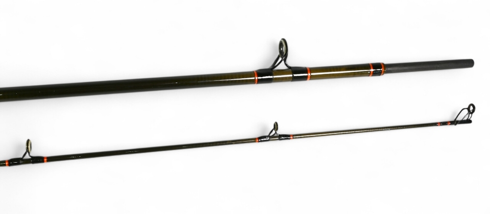 Scarce Hardy Graphite Carp rod, 10' 2 piece, Fuji rings whipped black, tipped red on grey carbon - Image 4 of 4