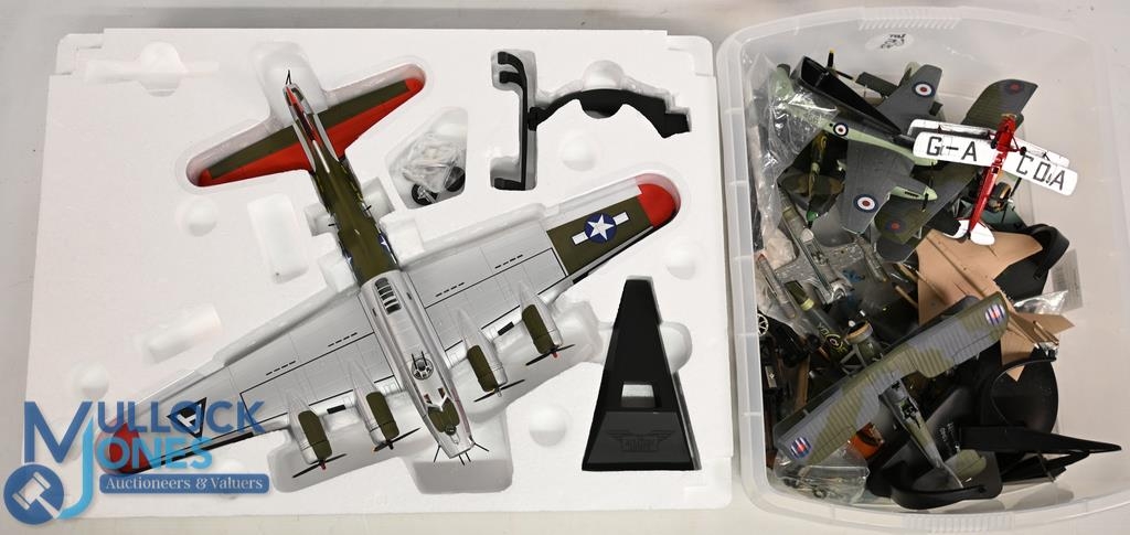 Corgi AA33316 1/72 Boeing B-17G Flying Fortress 324th BS Little Miss Mischief no outer box