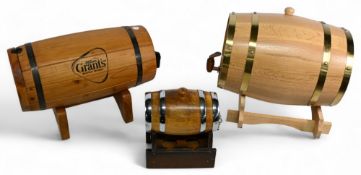 3x Pub Display Alcohol Wooden Barrel Kegs, a musical barrel with chromed straps on stand, a light