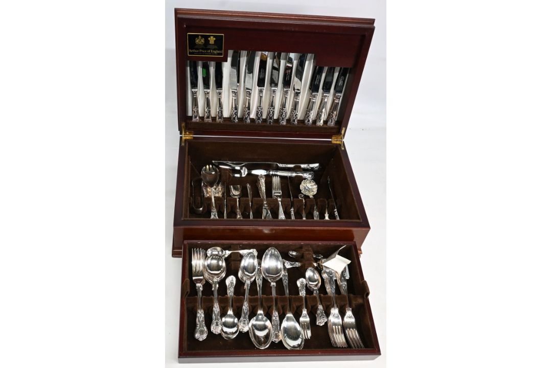 Arthur Price Canteen of Cutlery Full 8 person setting, housed in a velvet lined wooden box having - Image 1 of 2