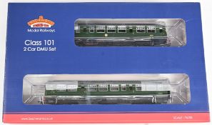 Bachmann Branchline 32-286. OO Gauge (1:76 Scale) Class 101 2 Car DMU in BR green with small