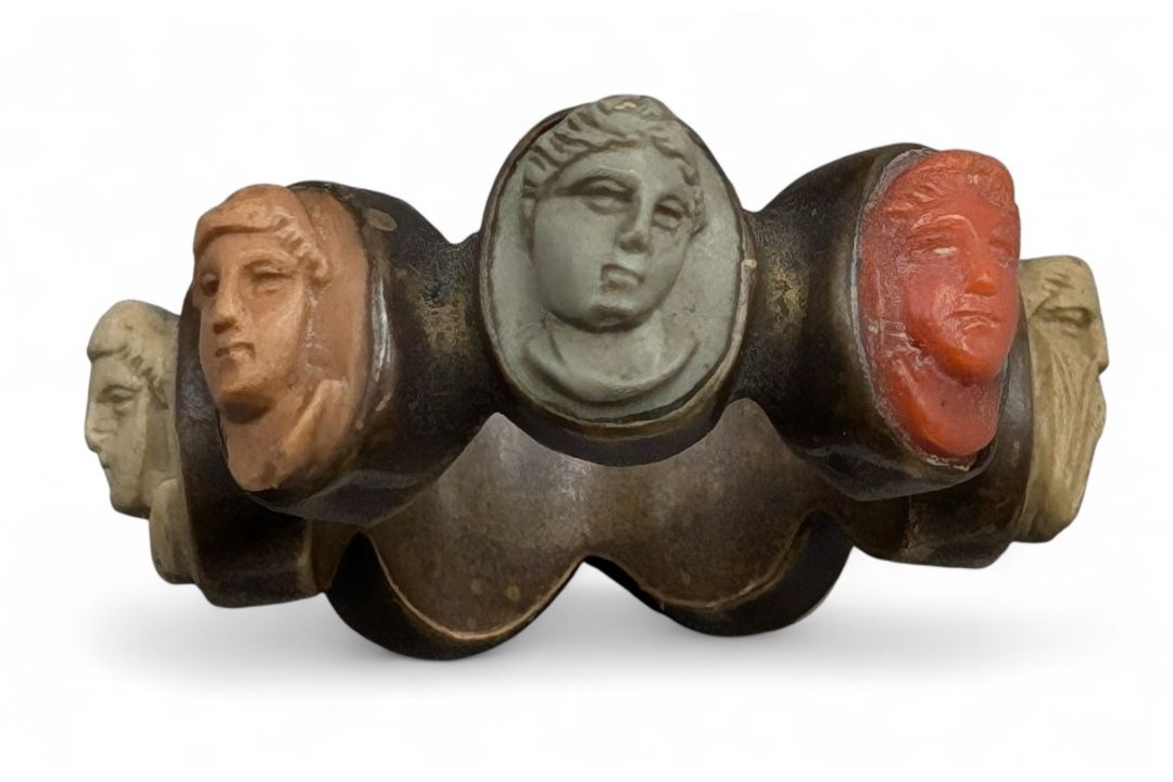 Antique Victorian Grand Tour Days of the Weeks Lava Cameo Ring - brass metal with well carved cameos - Image 1 of 2