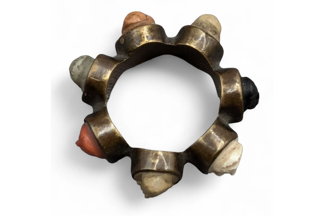 Antique Victorian Grand Tour Days of the Weeks Lava Cameo Ring - brass metal with well carved cameos - Image 2 of 2