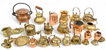 Brass & Copper Collectables: with noted items of kettles, jugs mugs, dishes, a mixed lot