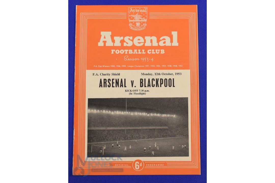 1953 Charity Shield Arsenal v Blackpool match programme 12 October 1953; good. (1)