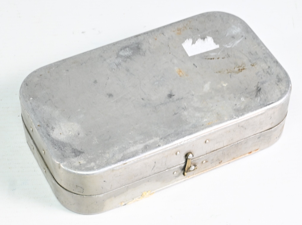 Scarce Wheatley Patent 242370, 32 compartment vintage dry fly box, spring lids with celluloid - Image 2 of 2