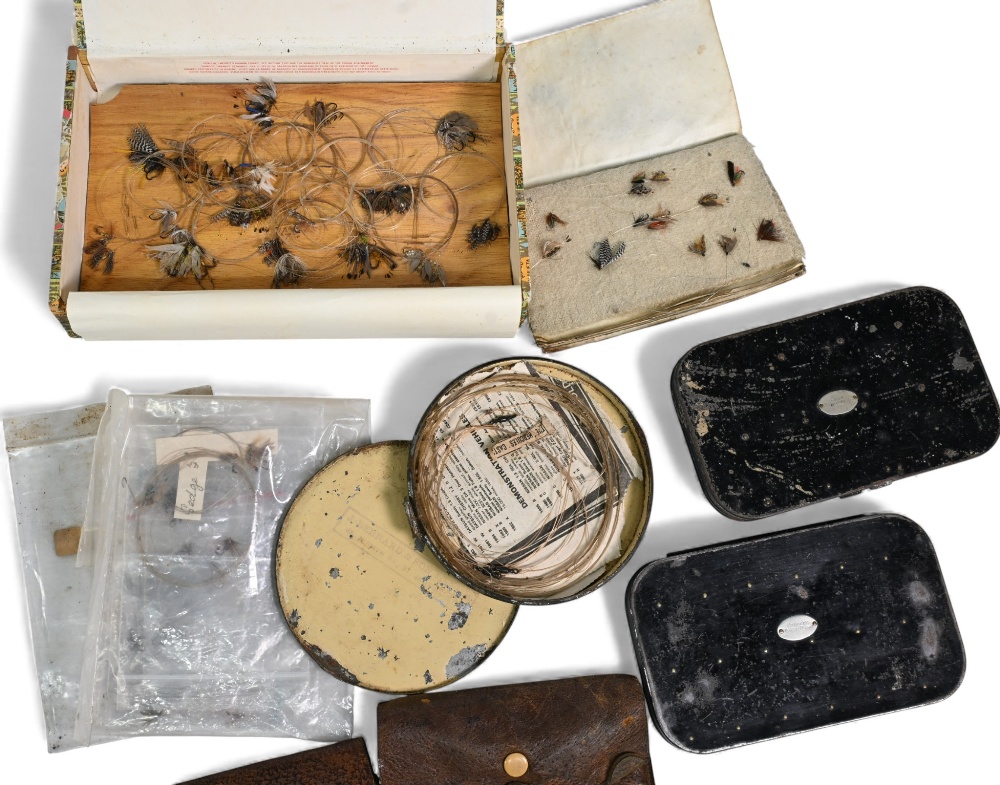 Collection as follows: 2x Malloch alloy black japanned fly tins, both 6" x 3 ½", one with 20 large - Image 2 of 2