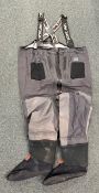 Guideline Alta Sonic Tizip Chest Waders, size L neoprene booted, in good used condition