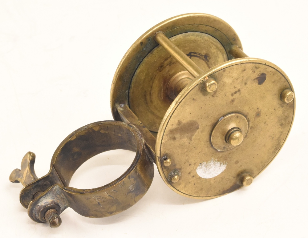 Fine and rare all brass collar fitting or clamp winch, 2" diameter, curved crank winding arm, - Image 2 of 2
