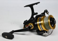 Penn 6500 SS large fixed spool reel, good bail, spool tensioner, 'T' shape handle. Runs very well,