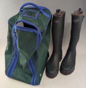 Gumleaf Neoprene Mud Boot Unisex, size 11 in good light used condition, with storage case/bag