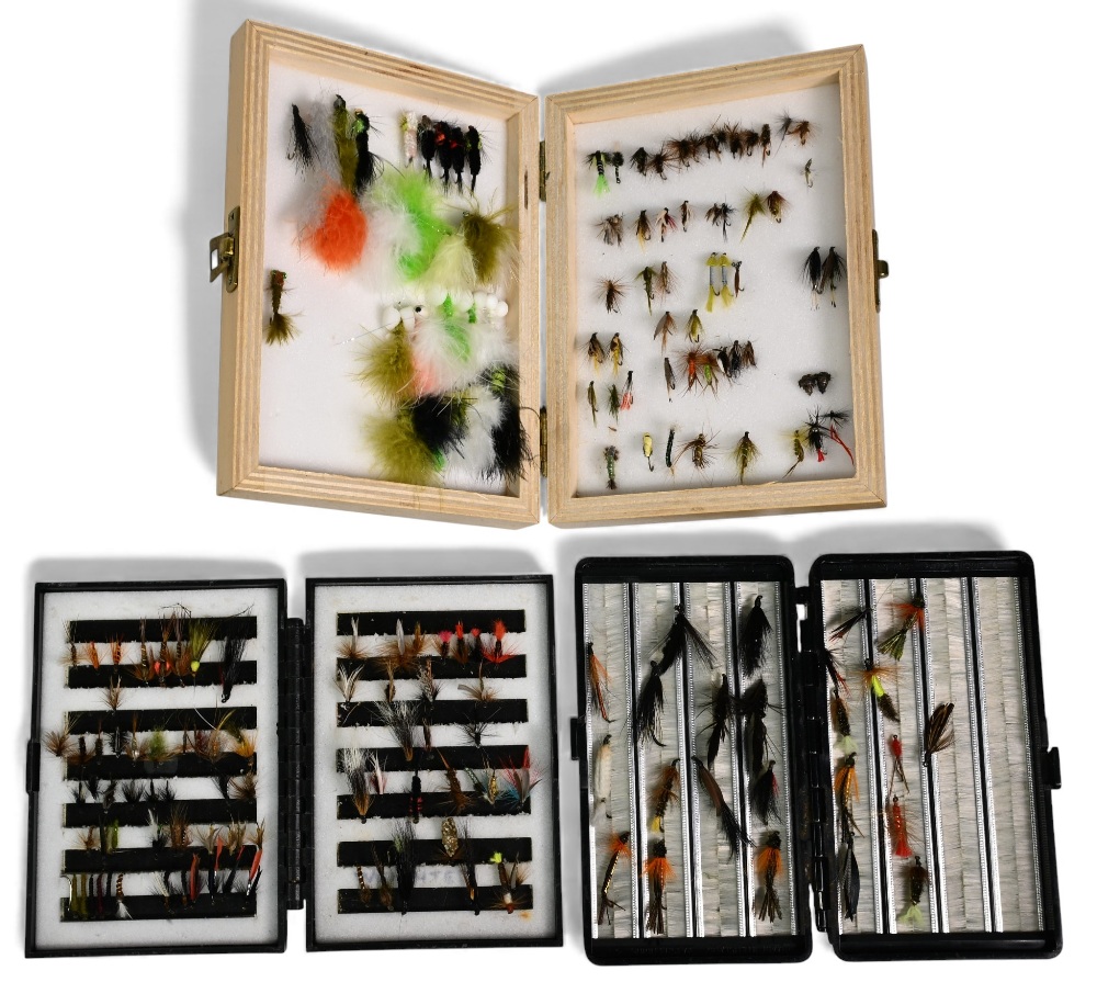 John Goddard plastic fly box 5 ½" x 3 ¾" with foam bars and quantity of flies (trout). Normark 6"
