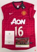 2013 Manchester United AON shirt (Premier League champions) signed by Michael Carrick with