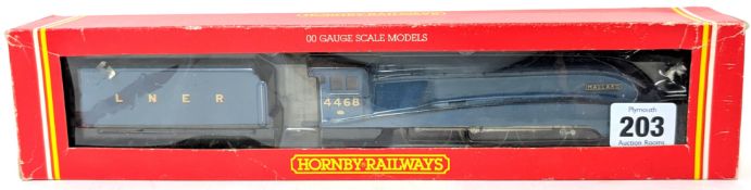 Hornby, 00 gauge, R.327- 'LNER 4-6-2 Loco 'Mallard' model locomotive, boxed.