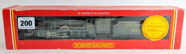 Hornby, 00 gauge, limited edition 503/2000 - 'S.R. School Class V. 'St. Lawrence' model locomotive