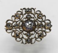 An antique diamond set brooch (not hallmarked), approx 10g.