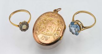 A 9ct gold Victorian locket, 9ct gold blue stone ring and another ring (not hallmarked), total