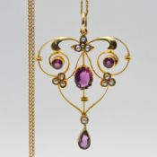 An Edwardian pearl and garnet pedant necklace, set in 15ct yellow gold, approx 3.9g.