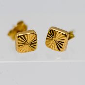 A pair 9ct yellow gold stud square earrings