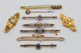 Nine various brooches and tie pin, some 9ct, 15ct, total weight 30.8g