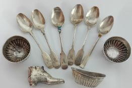 A collection of silver items, to include five teaspoons with monogram 'M', three small fluted