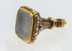 A gold 'Valore' fob seal (not hallmarked), approx 12g.
