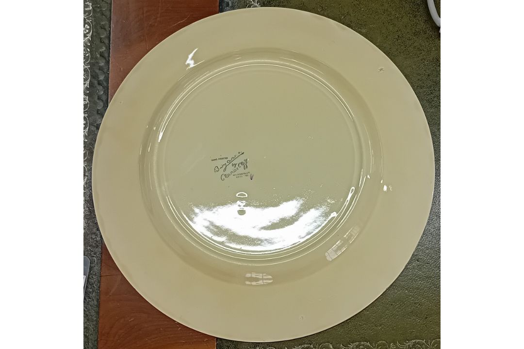 A Clarice Cliff red 'Tennis' plate. - Image 2 of 3