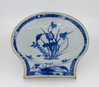 A late 18th / early 19th century sweetmeat dish, decorated in blue floral motifs, approx 17cm.