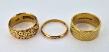 Three 18ct yellow gold band rings, approx 16.3g.