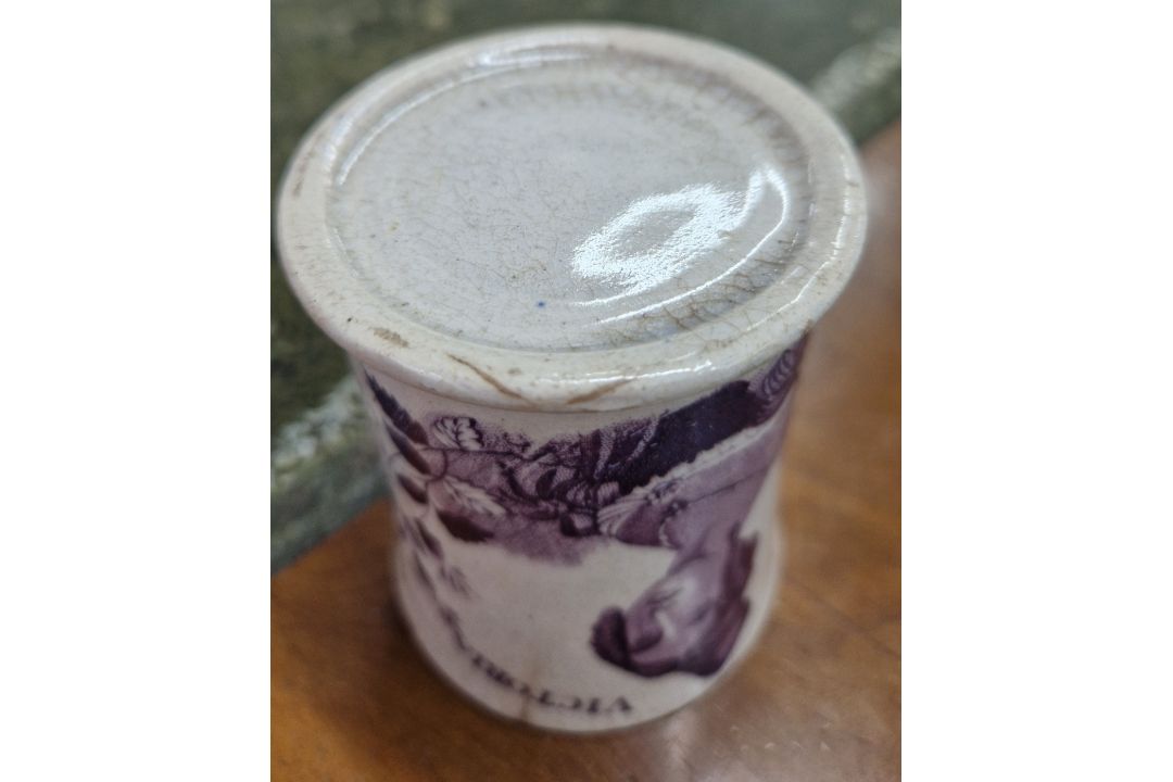 A Derby can with gilt decoration, together with a transferware Victoria commemorative mug, and a - Image 3 of 8
