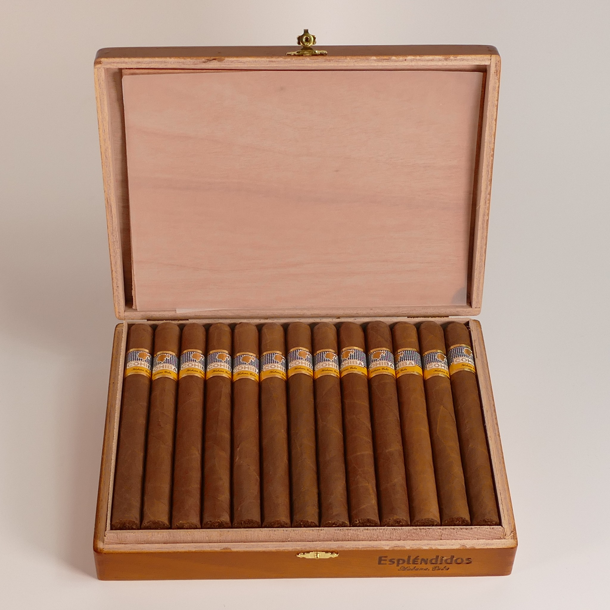 CIGARS, One box containing 25 x COHIBA ESPLENDIDOS Churchill Vitola (47 ring gauge x 178mm length)