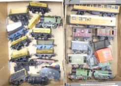 Collection of loose Hornby train O gauge to include various locomotives and rolling stock. (2