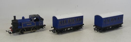 Hornby R255 OO gauge Caledonian Railway 0-4-0 industrial tank locomotive with two carriages.
