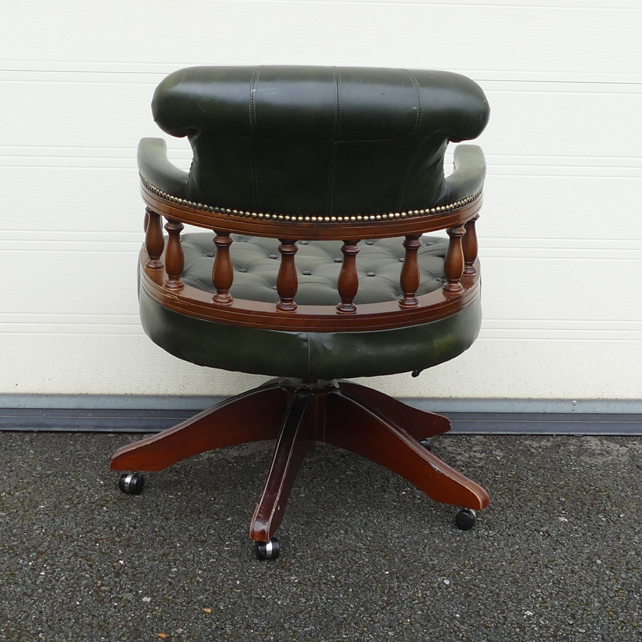 Chesterfield green leather swivel armchair, h.83 x w.65cm. - Image 3 of 3