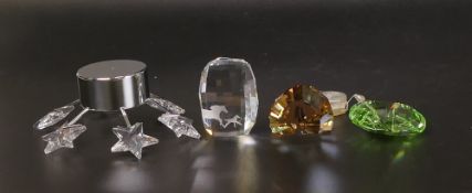 Swarovski Crystal collection of Paperweights to include Green Dewdrop, Clear Crystal depicting