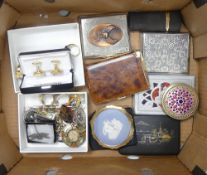 A collection of cigarette cases and ladies compacts together with a small group of costume jewellery